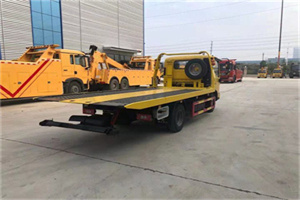 喀喇沁左翼非事故拖车