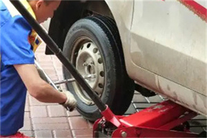 喀喇沁左翼附近拖车24小时服务热线电话