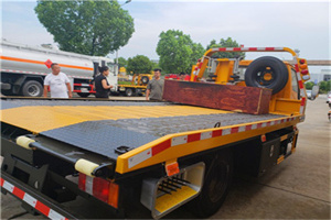 喀喇沁左翼附近拖车电话号码服务