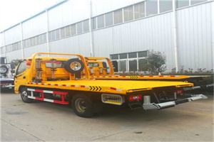 喀喇沁左翼附近拖车救援搭电