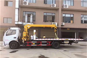 喀喇沁左翼附近汽车轮胎更换