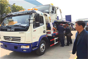 喀喇沁左翼汽车道路救援拖车价格